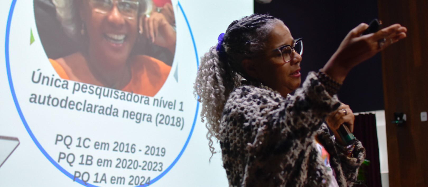 Rosy Isaias emociona plateia na abertura da 21ª SNCT