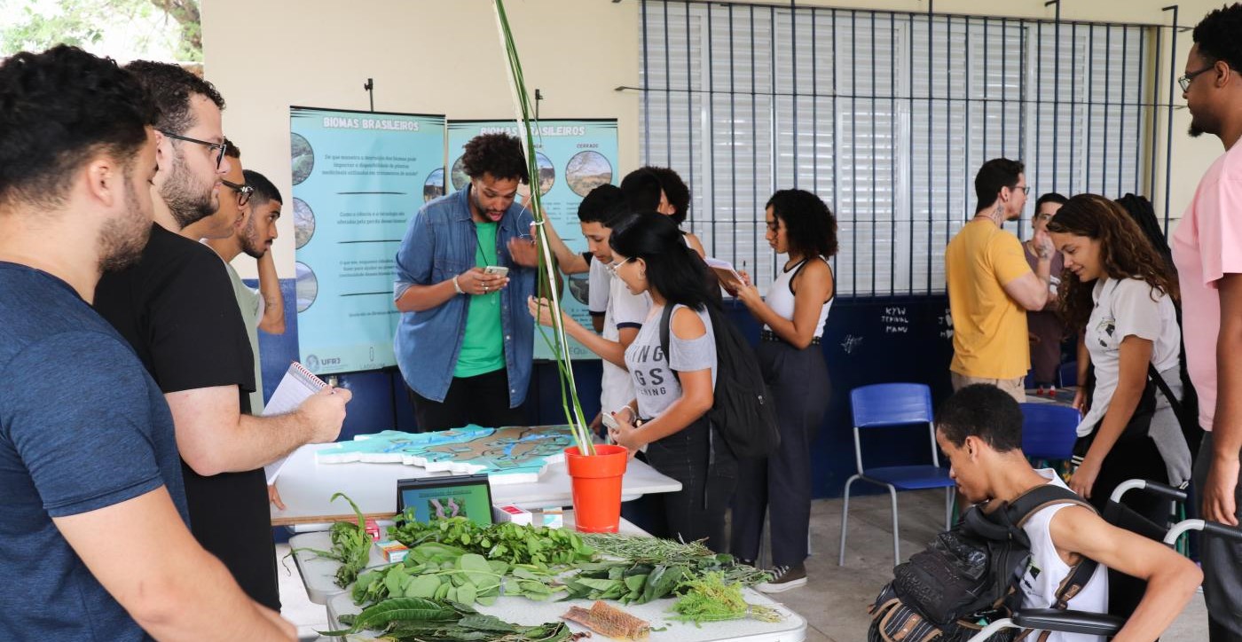 Fiocruz leva atividades para alunos em Manguinhos e Maré